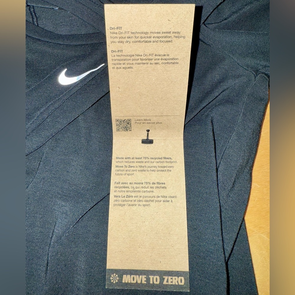 🏷️NWT Nike Dri-FIT One Luxe Women's Twist Cropped Short-Sleeve Top in Black 🖤 - Picture 9 of 12